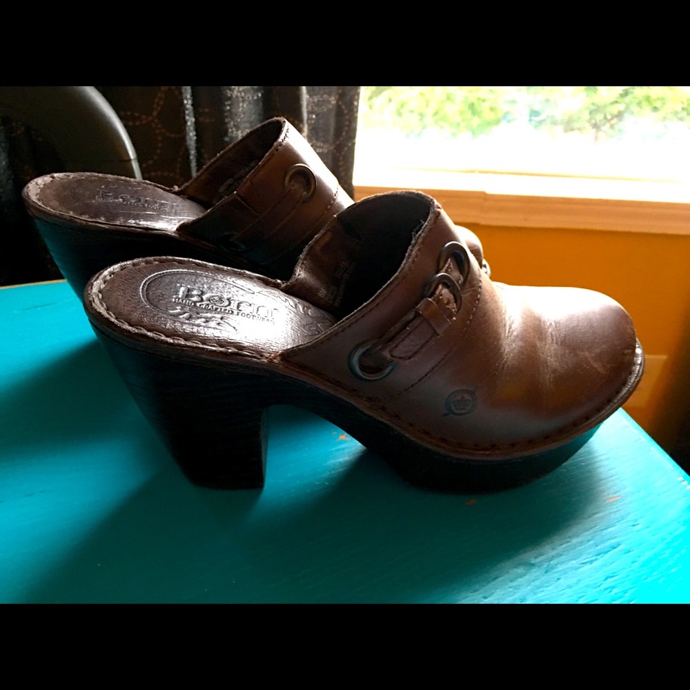 BORN clogs size 6M!